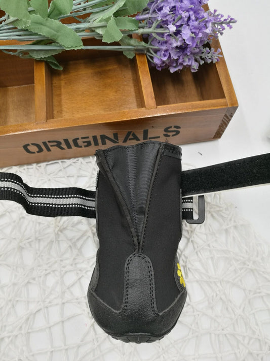 Pet shoes wear dog shoes - Feeling My Adventure